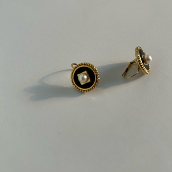 Vintage Black Gold Pearl Enamel Earrings​ - Picture 4 of 6